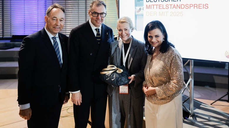 2. v. links: Botschafter S. E. Oleksii Makeiev 2. v. links: Botschafter S. E. Oleksii Makeiev (Foto: Tobias Koch)